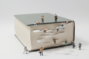 中国人民解放军三十八位现役上将名单有哪些？