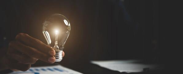 有关三国演义中故事情节的成语、歇后语