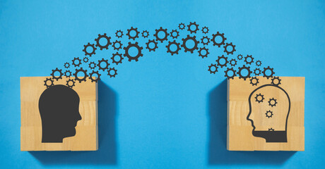 小米、华为、三星：当下三款主流折叠屏手机摸机对比