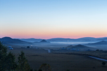 我像个孤独患者自我拉扯是什么歌
